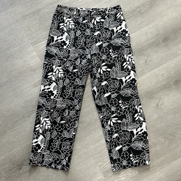Paraphrase • floral printed cropped pants